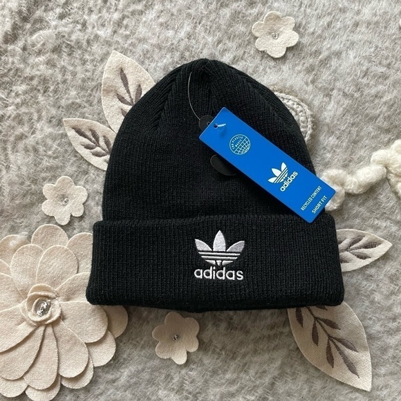 Calvin Klein Accessories - New - Women’s beanie